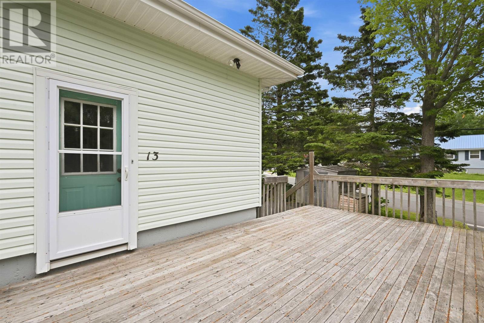 13 Brigadoon Avenue - 34