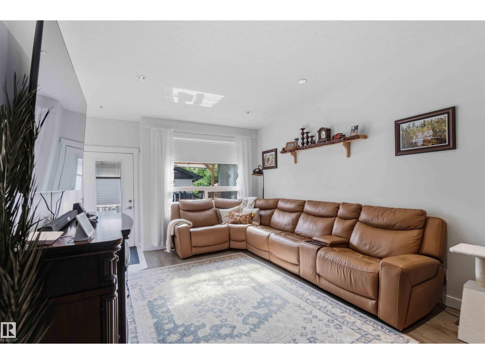 12929 122 ST NW - 9