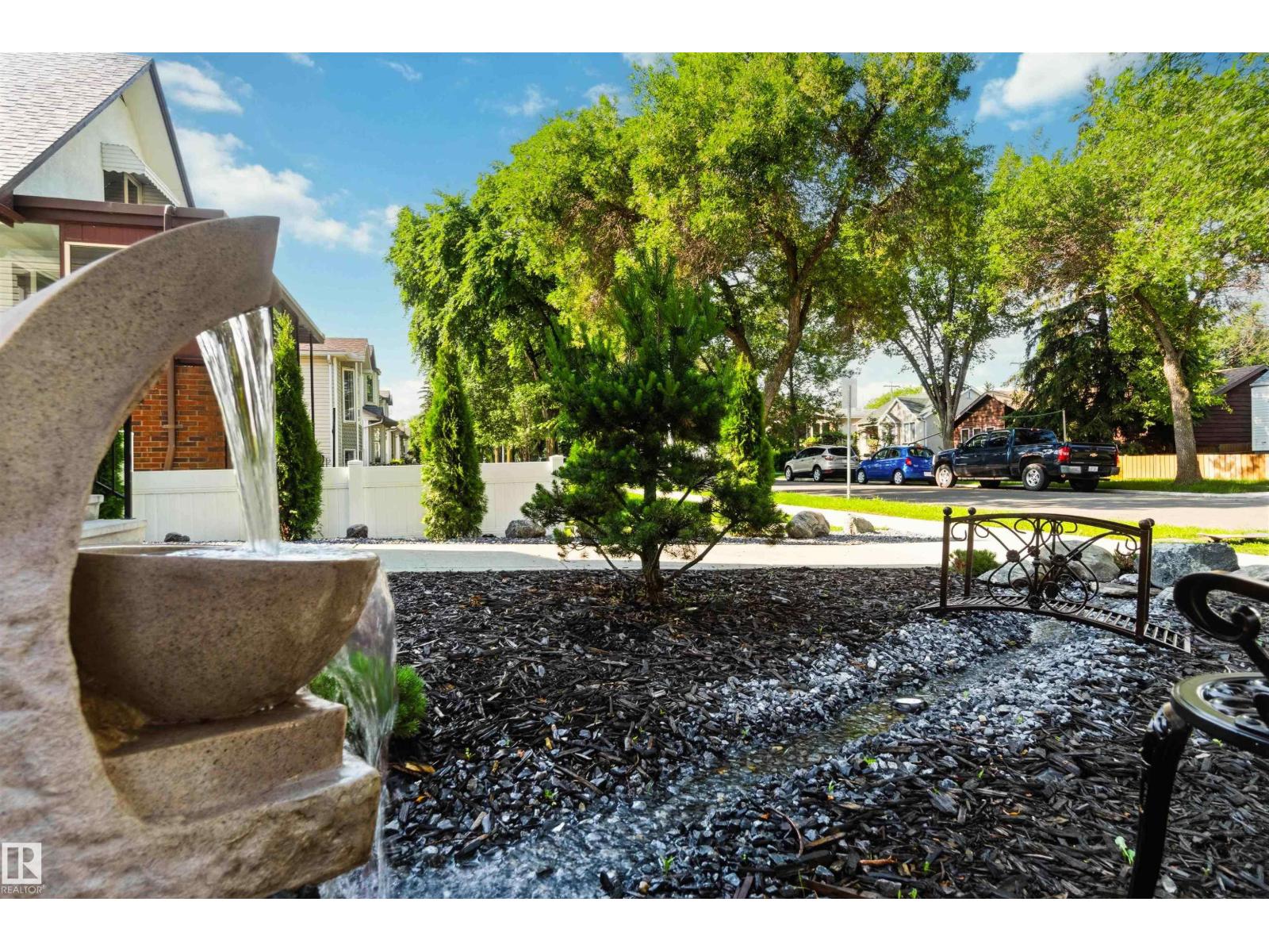 12929 122 ST NW - 4