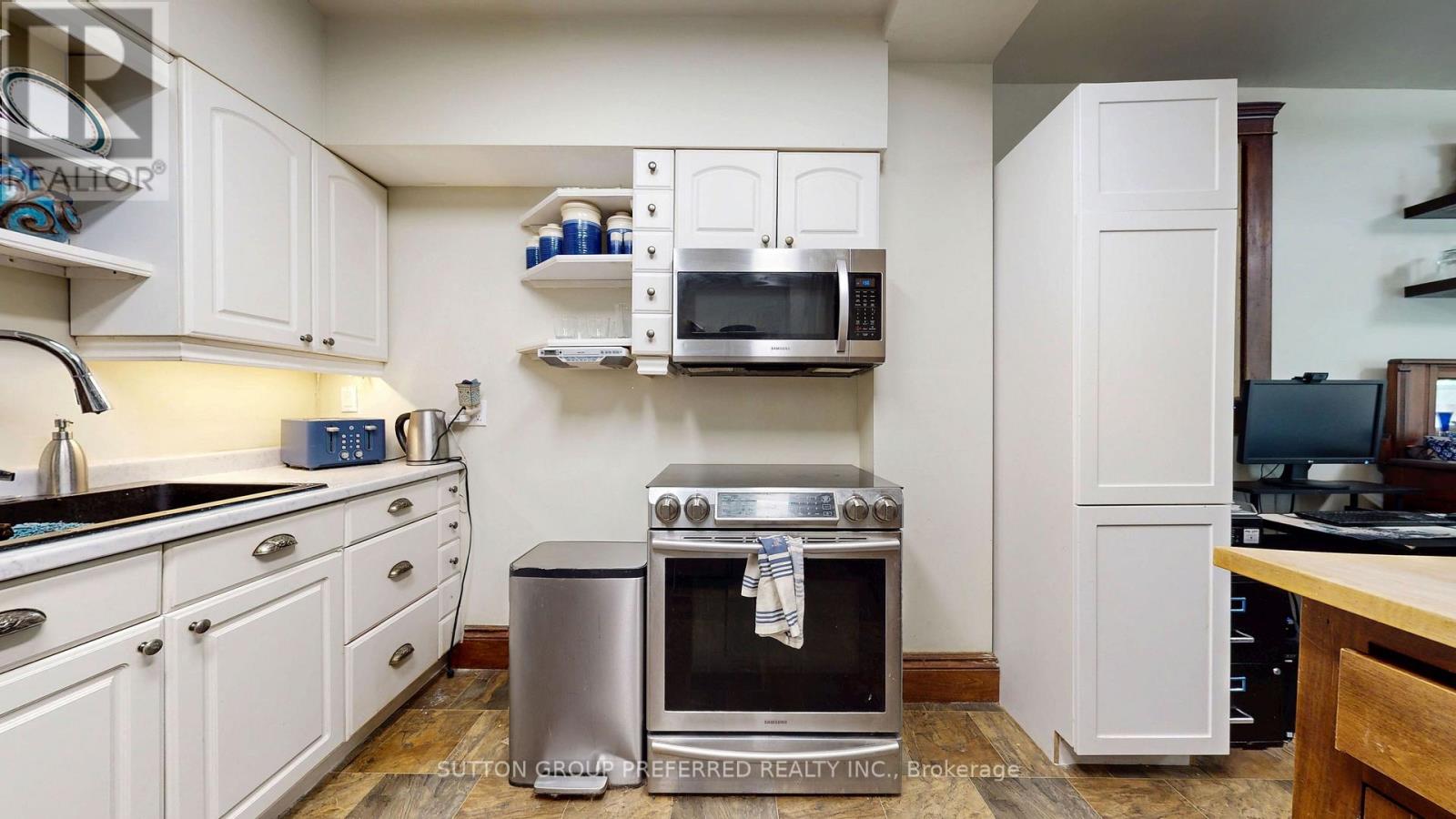 4242 COLONEL TALBOT ROAD - 18