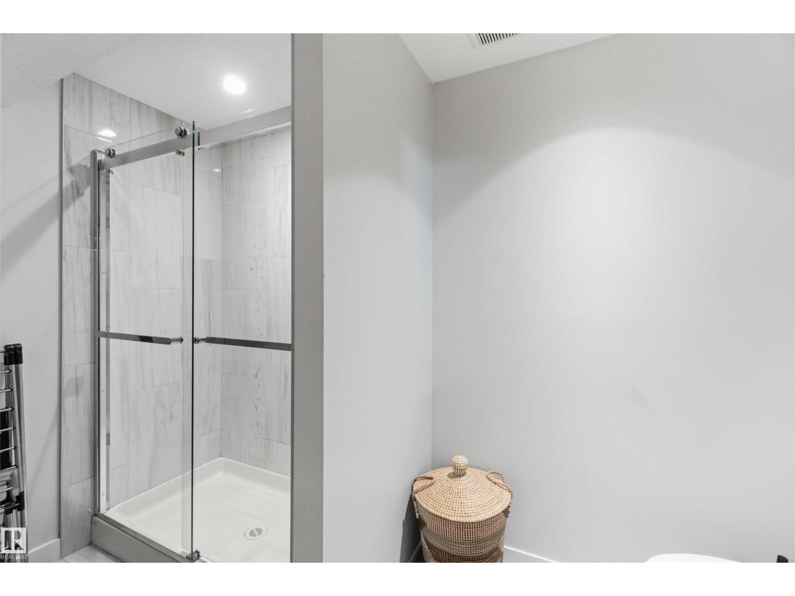 12929 122 ST NW - 52