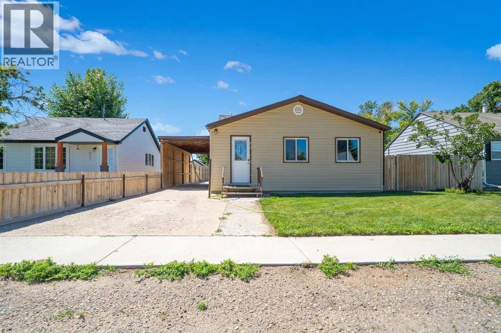 213 2 Street W - 1