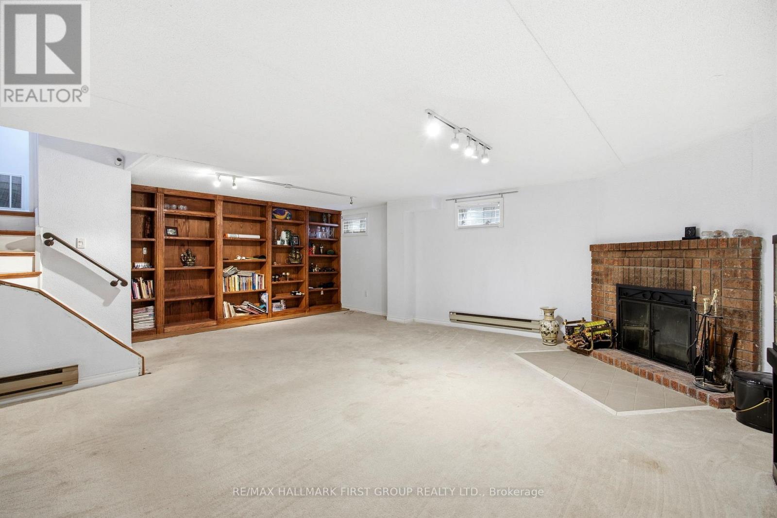 11 BOWERS COURT - 24