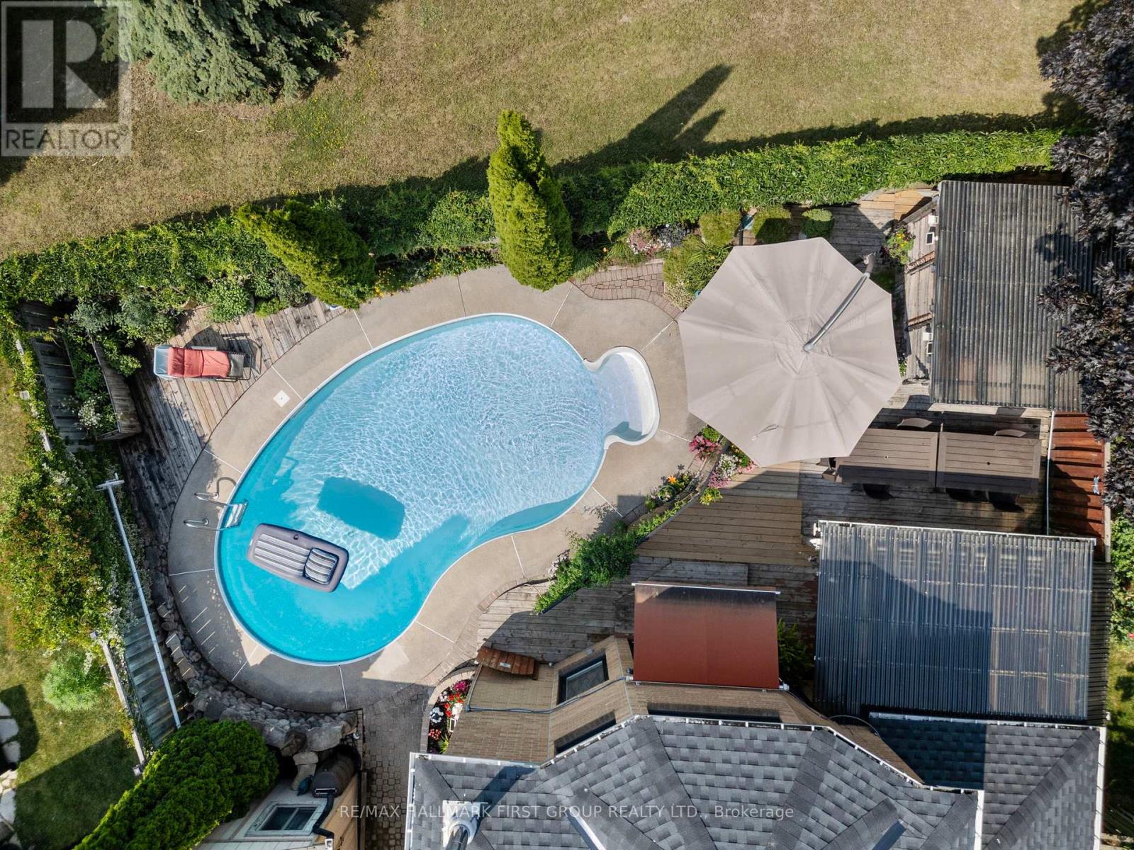 11 BOWERS COURT - 42