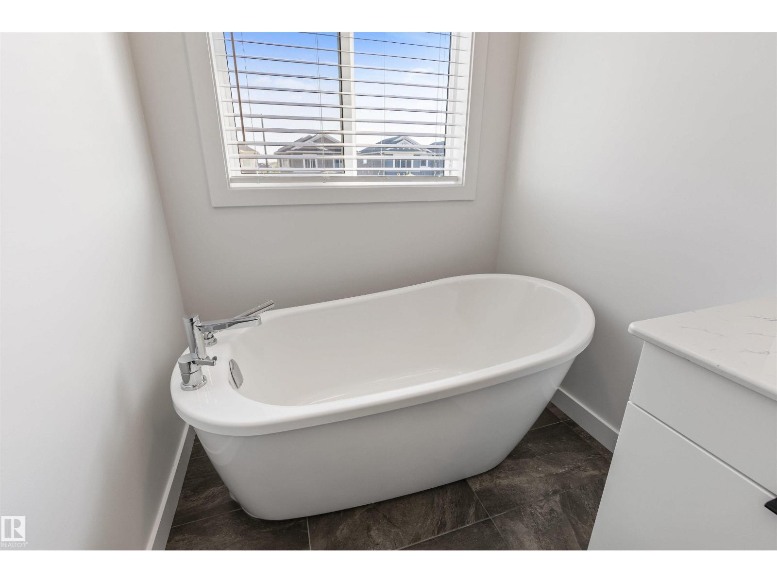 30 RIVERHILL CR - 31