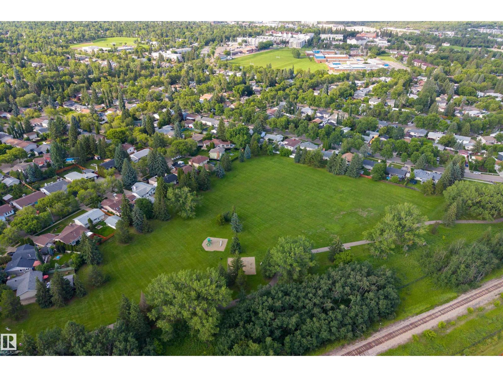 30 RIVERHILL CR - 49