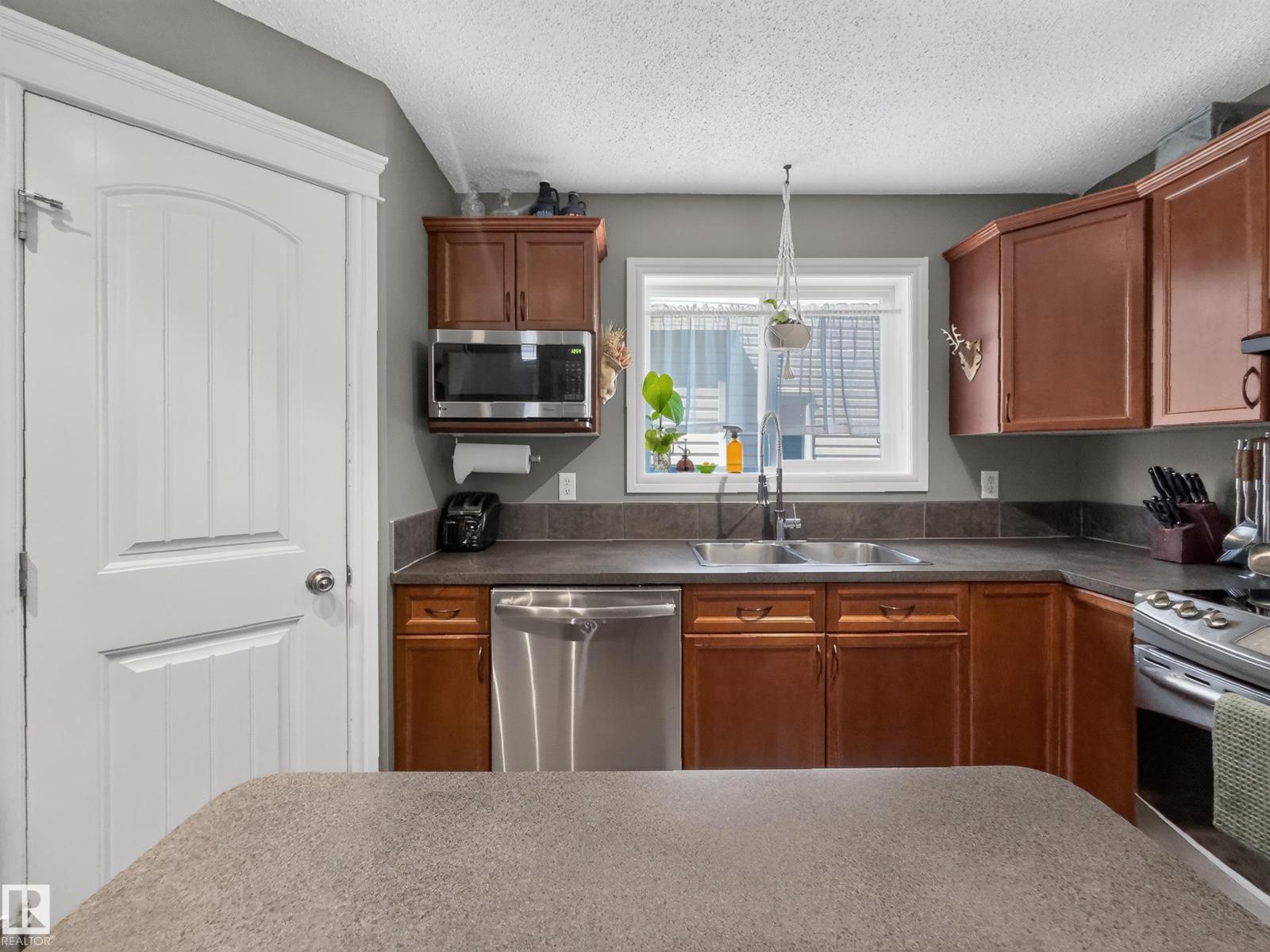 423 SUMMERTON CR - 13