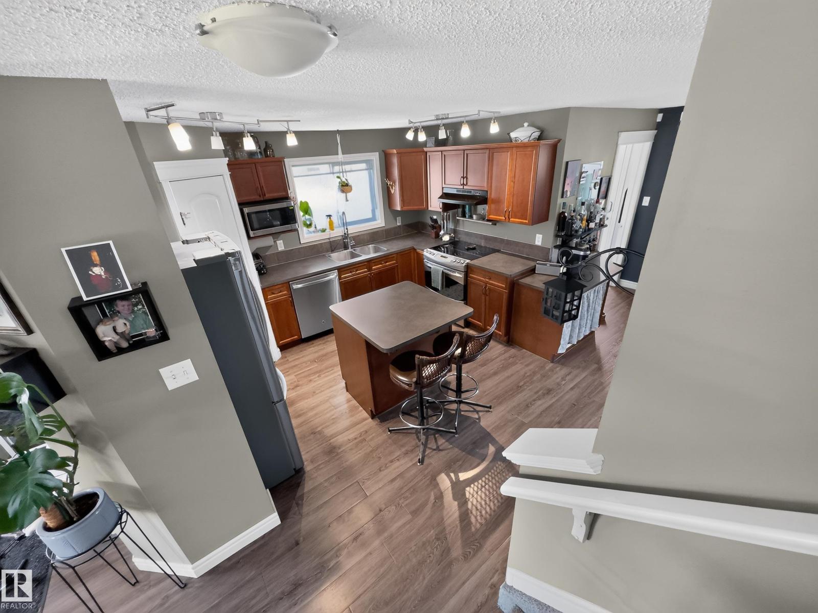 423 SUMMERTON CR - 17