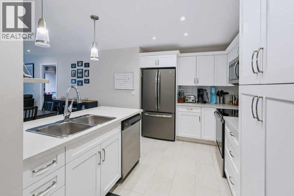 #706 3346 Skaha Lake Road - 8