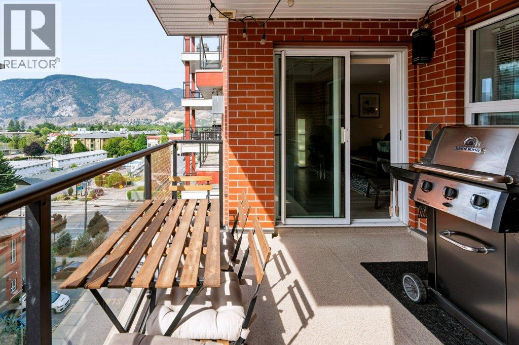 #706 3346 Skaha Lake Road - 11