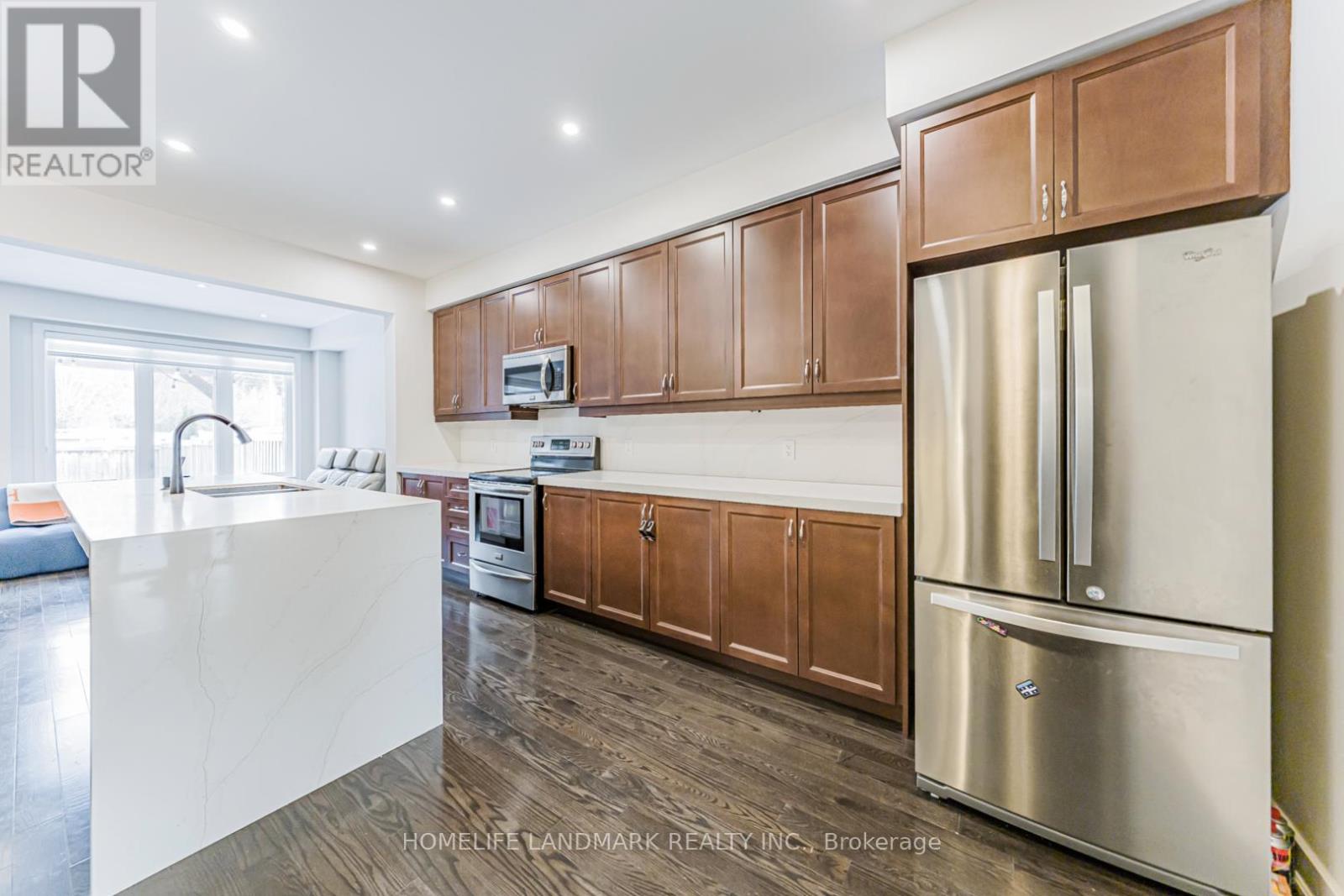 62 HELLIWELL CRESCENT - 15