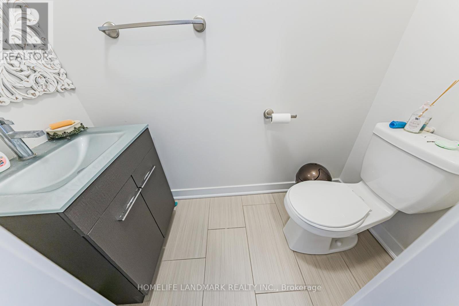 62 HELLIWELL CRESCENT - 19
