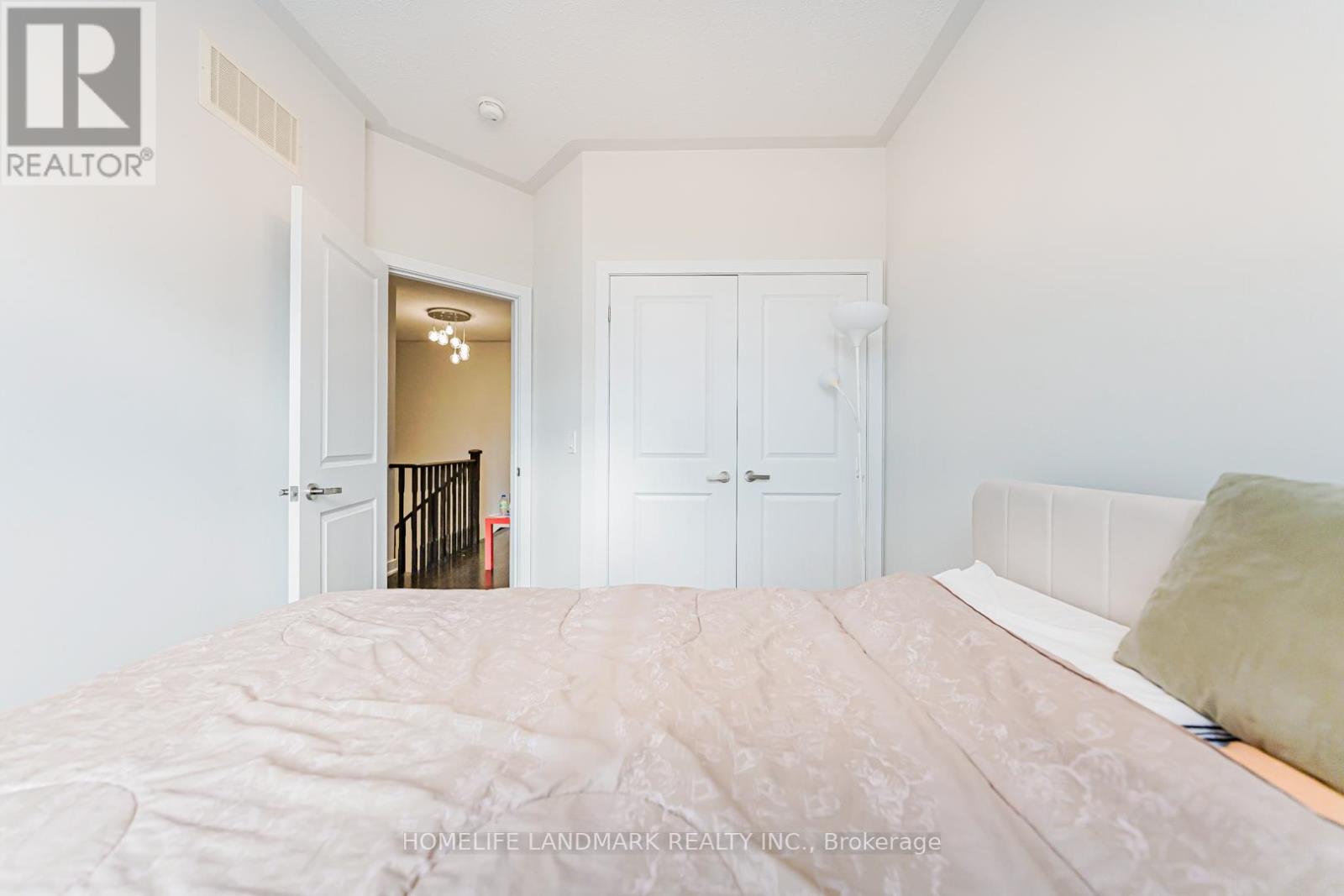 62 HELLIWELL CRESCENT - 25