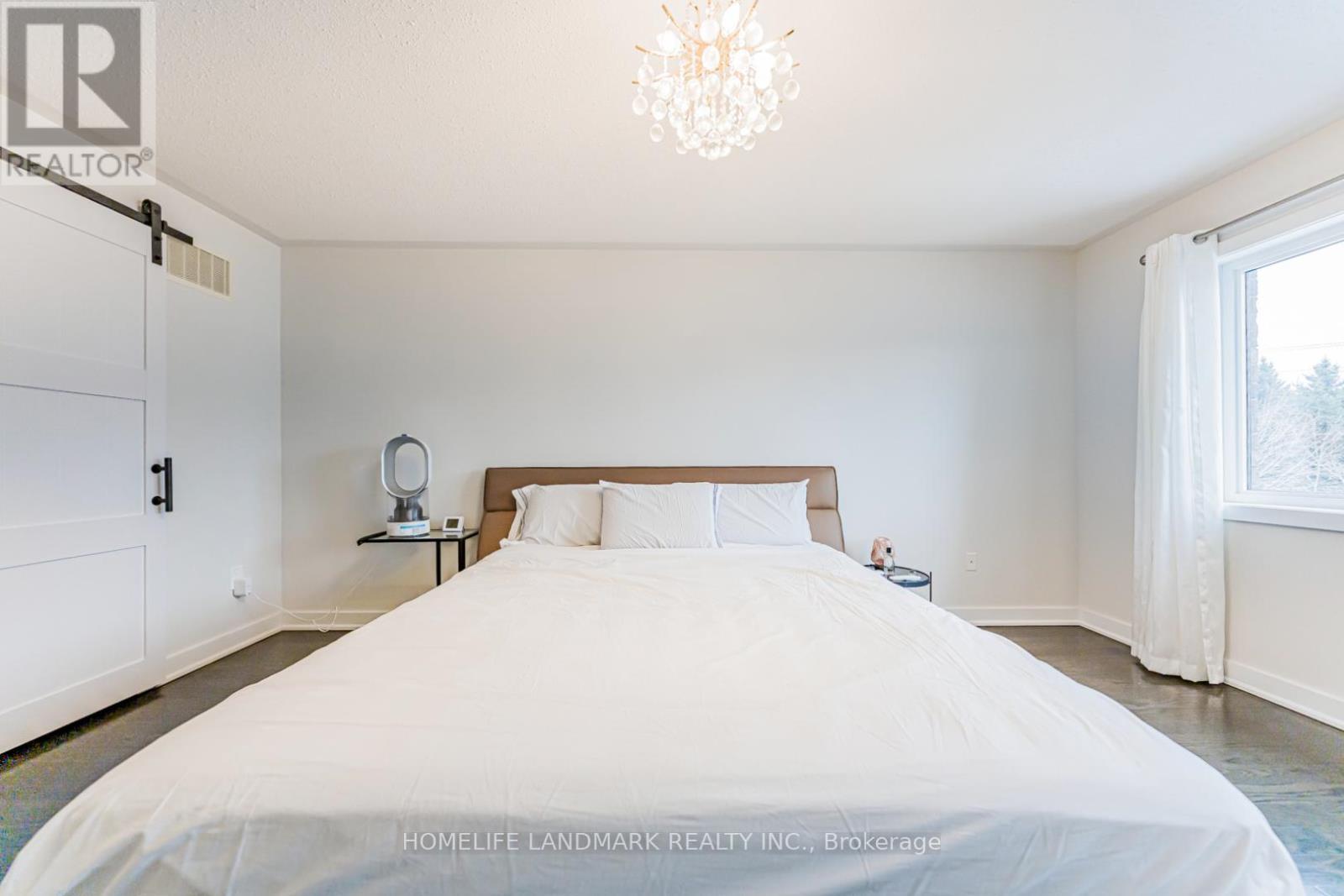 62 HELLIWELL CRESCENT - 38