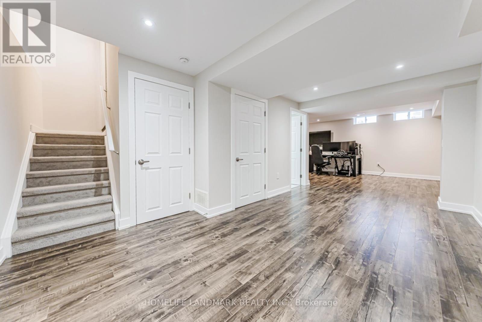 62 HELLIWELL CRESCENT - 42