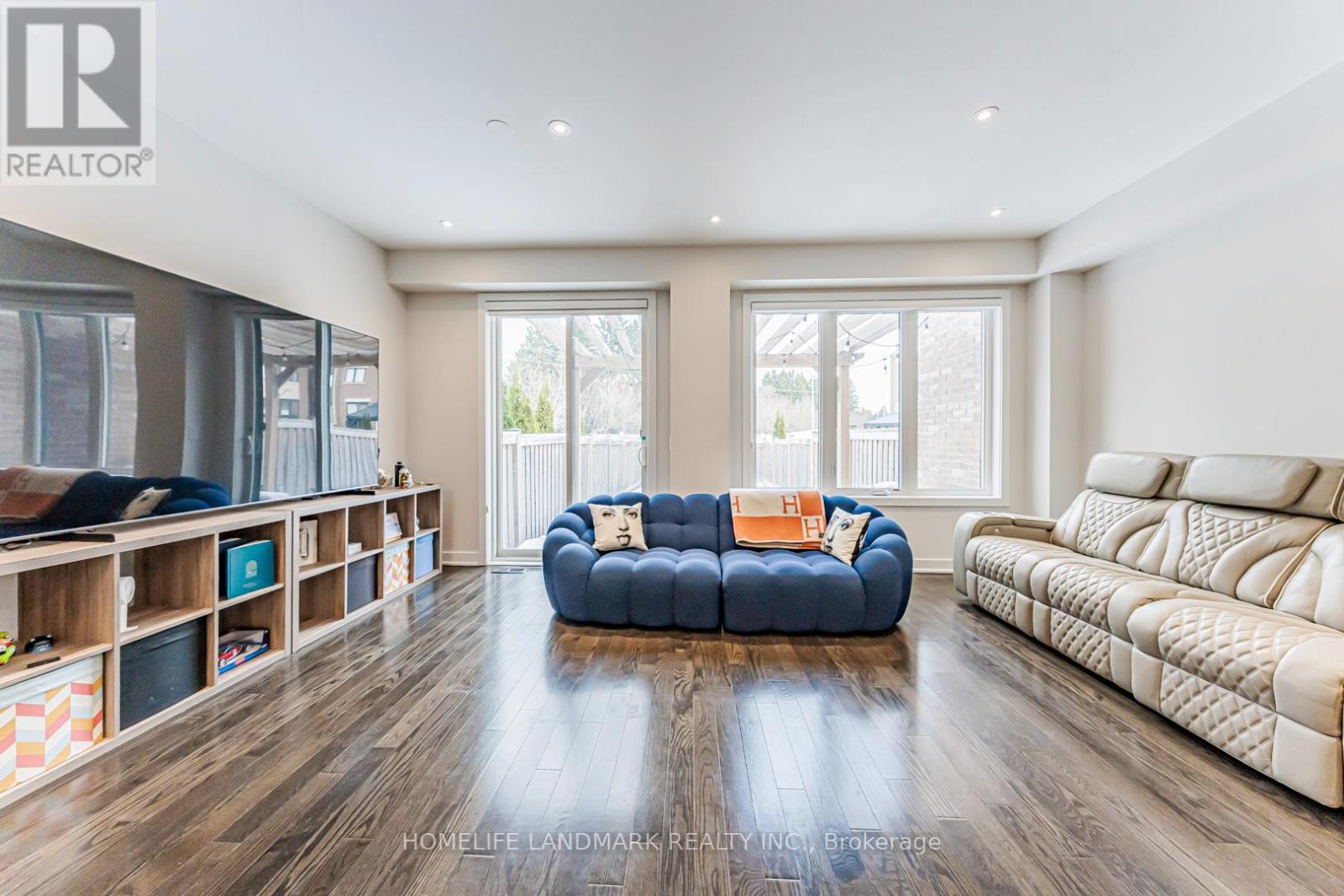 62 HELLIWELL CRESCENT - 6