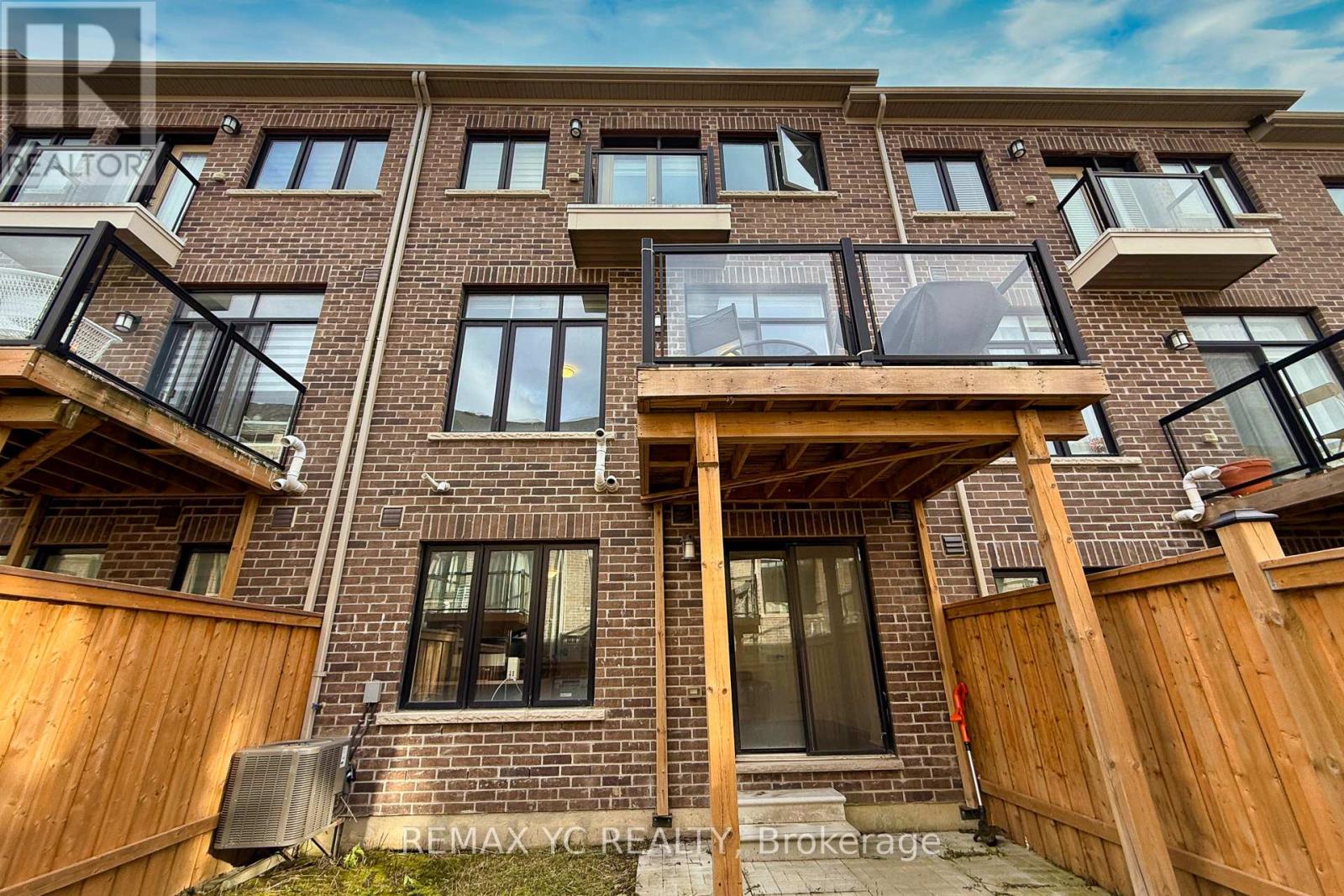 33 DUNCOMBE LANE - 44