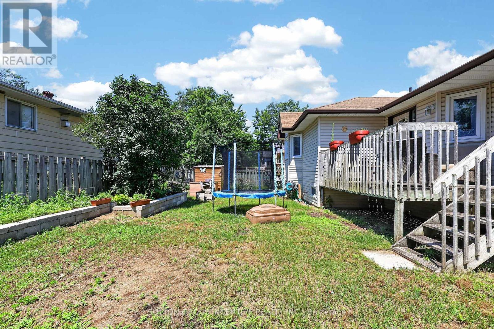 6 RIVERDALE DRIVE - 36