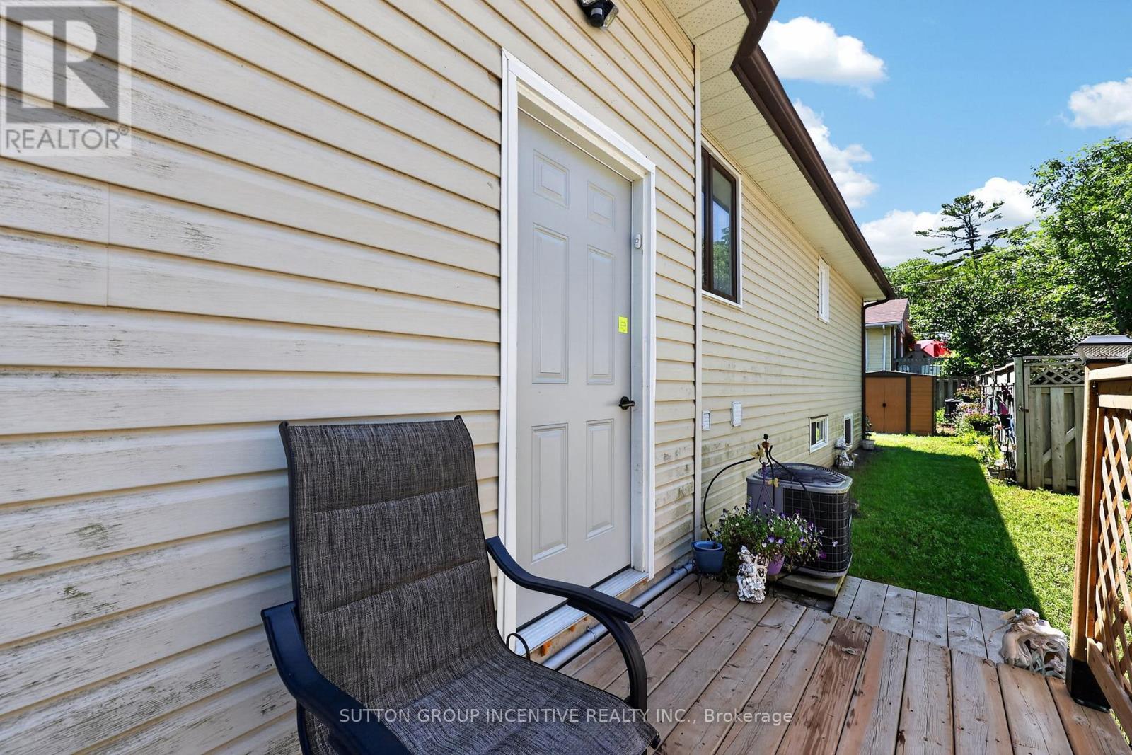 6 RIVERDALE DRIVE - 37