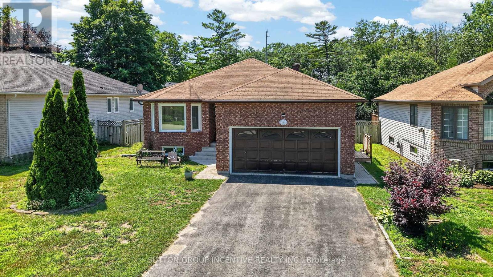 6 RIVERDALE DRIVE - 38