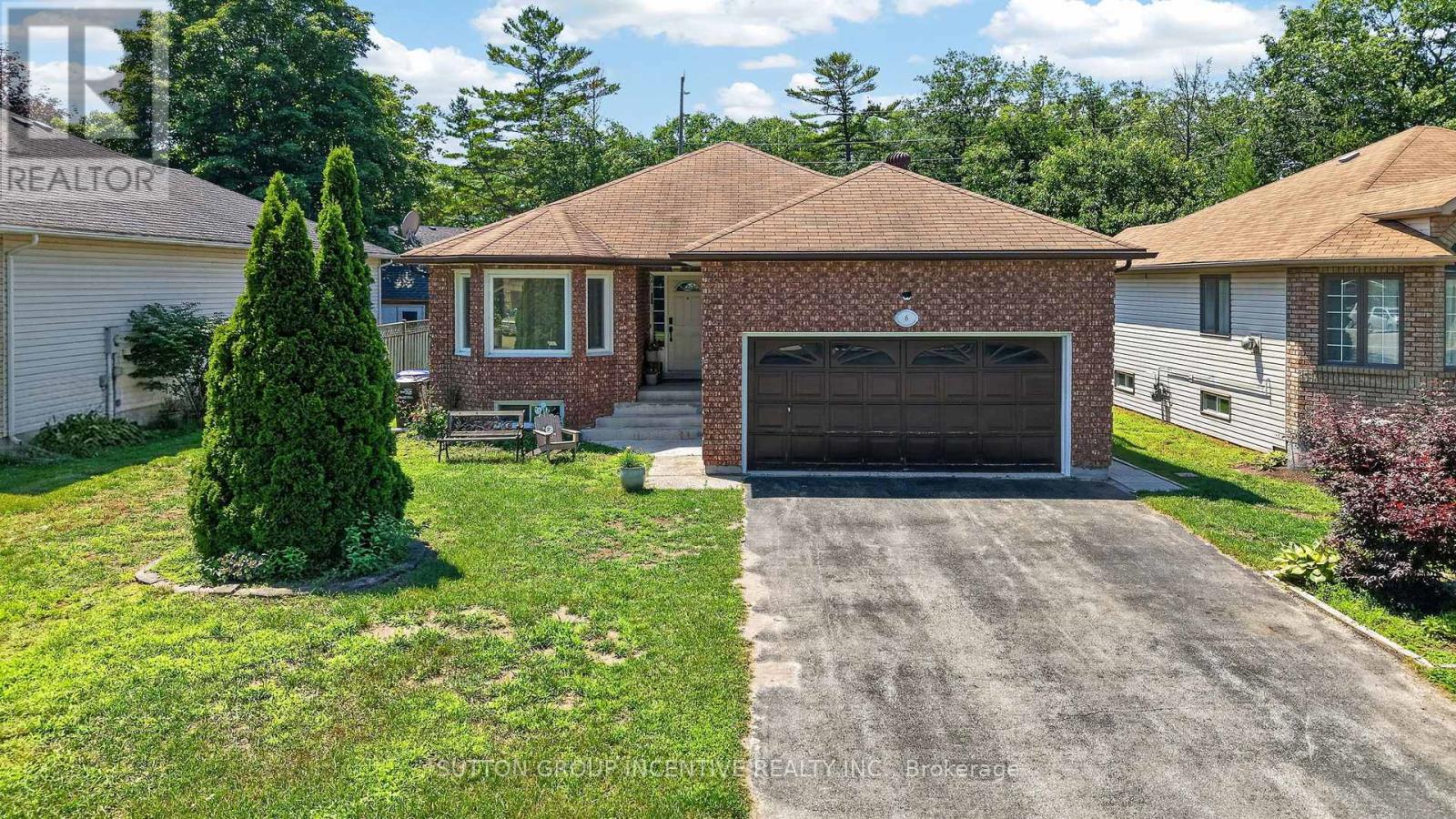 6 RIVERDALE DRIVE - 39