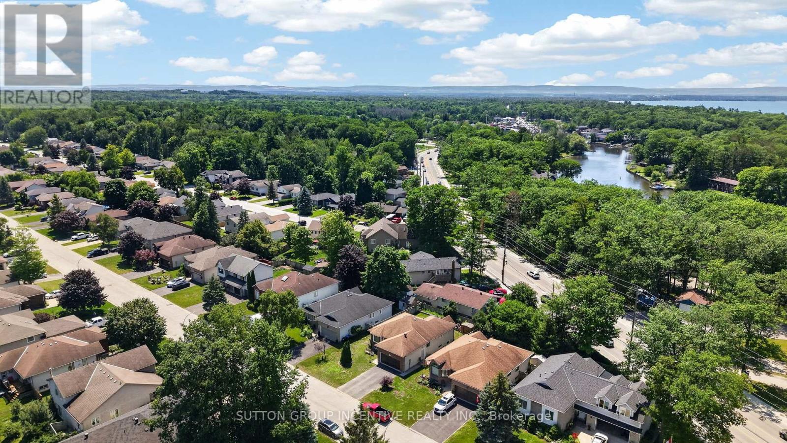 6 RIVERDALE DRIVE - 40
