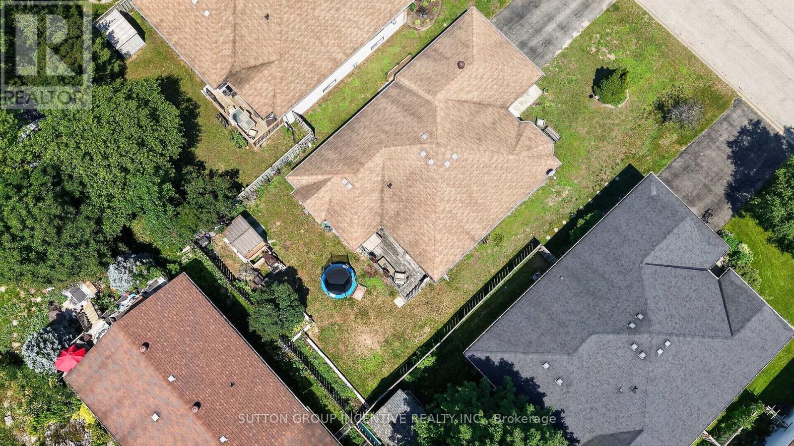 6 RIVERDALE DRIVE - 43