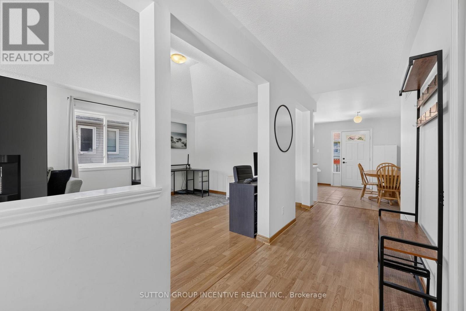 6 RIVERDALE DRIVE - 5