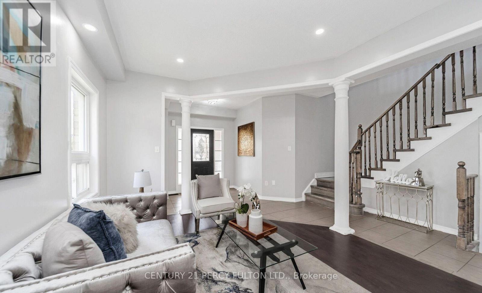 91 LAPRADE SQUARE - 11