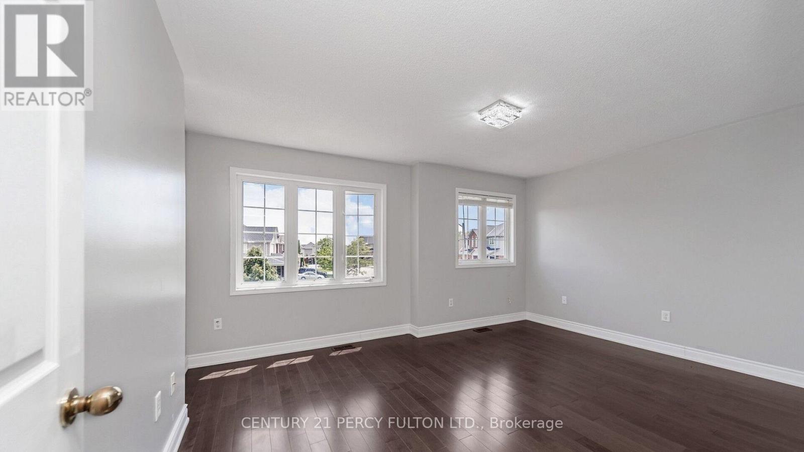 91 LAPRADE SQUARE - 30
