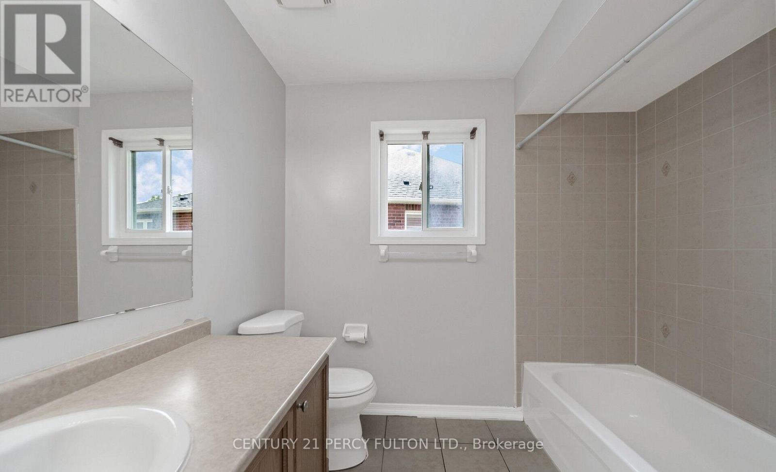 91 LAPRADE SQUARE - Image 31