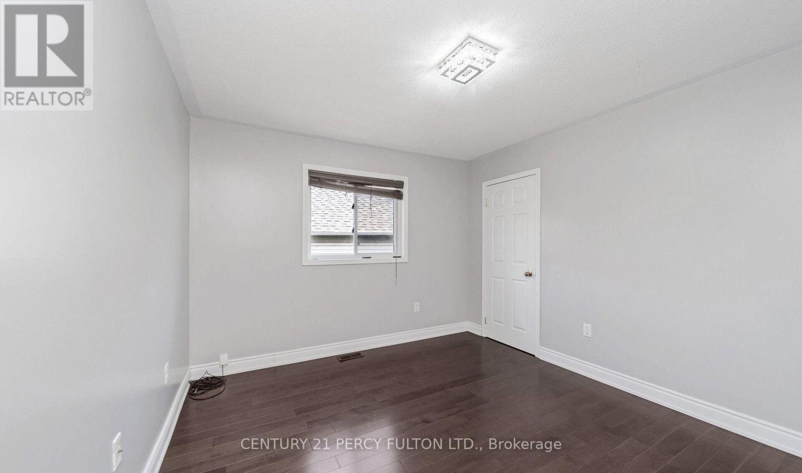 91 LAPRADE SQUARE - Image 40