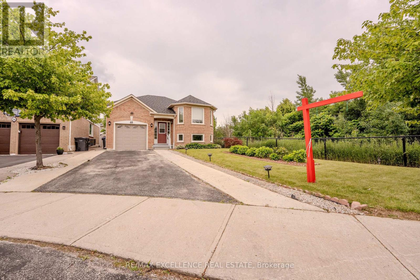 48 RIDGEMORE CRESCENT - 1