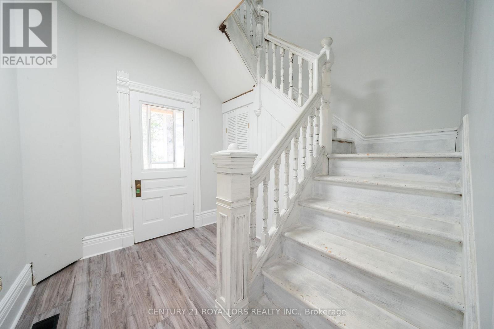5112 KING STREET - 3