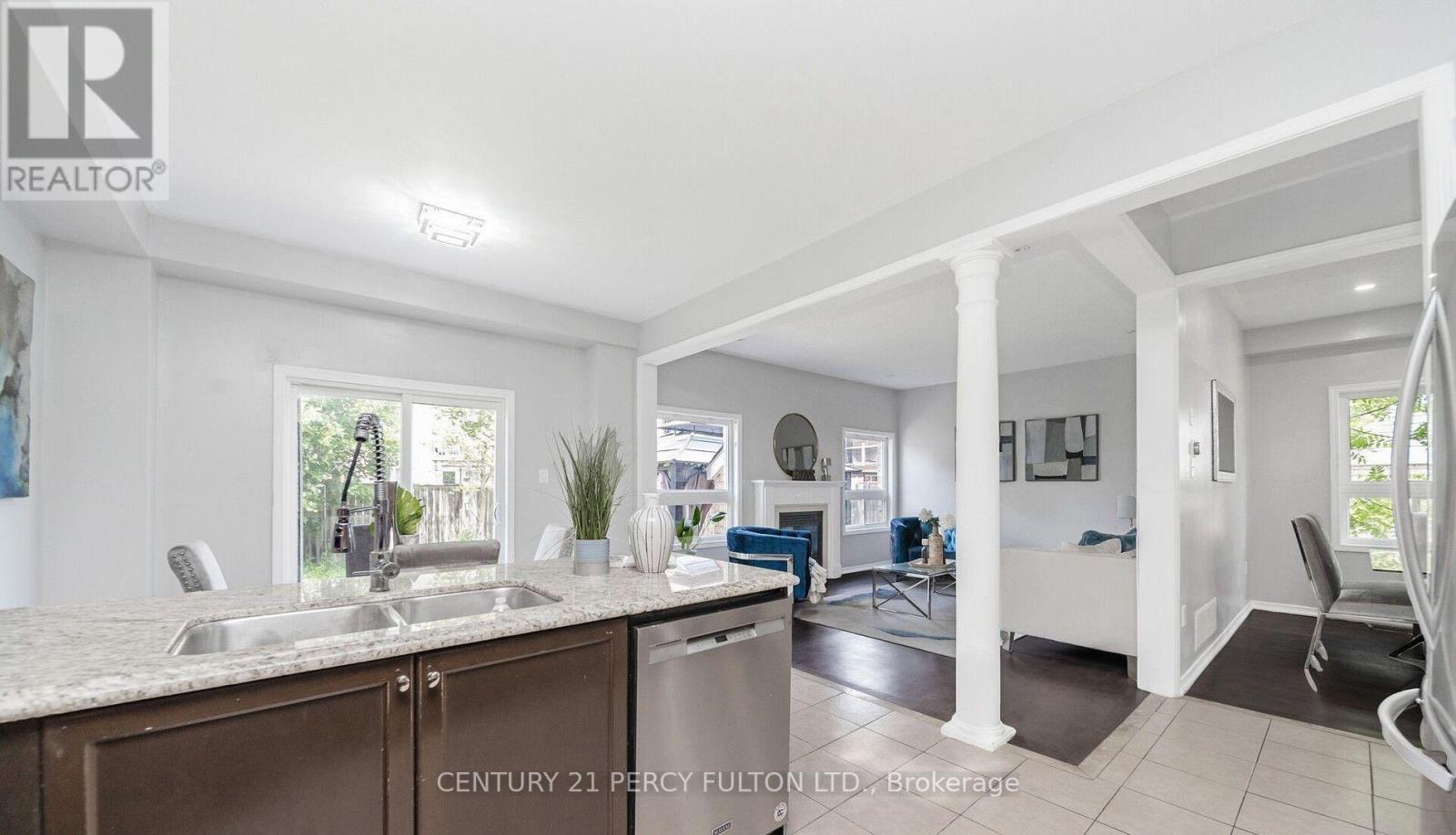 91 LAPRADE SQUARE - 22