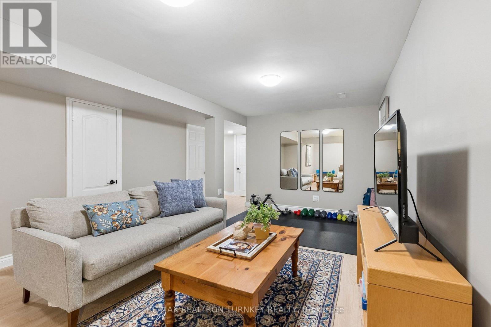 7 THOMAS BALES DRIVE - 22