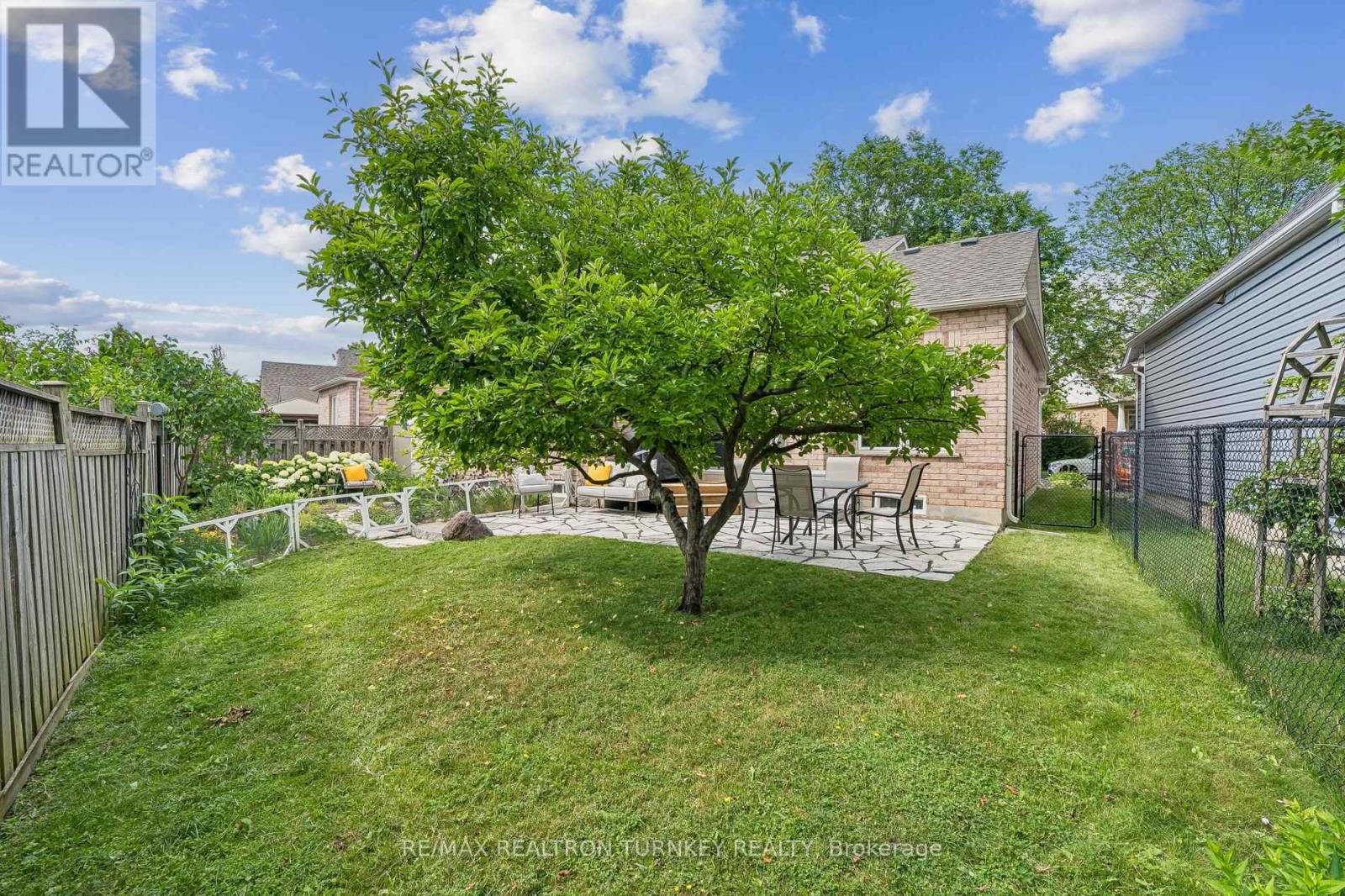7 THOMAS BALES DRIVE - 33