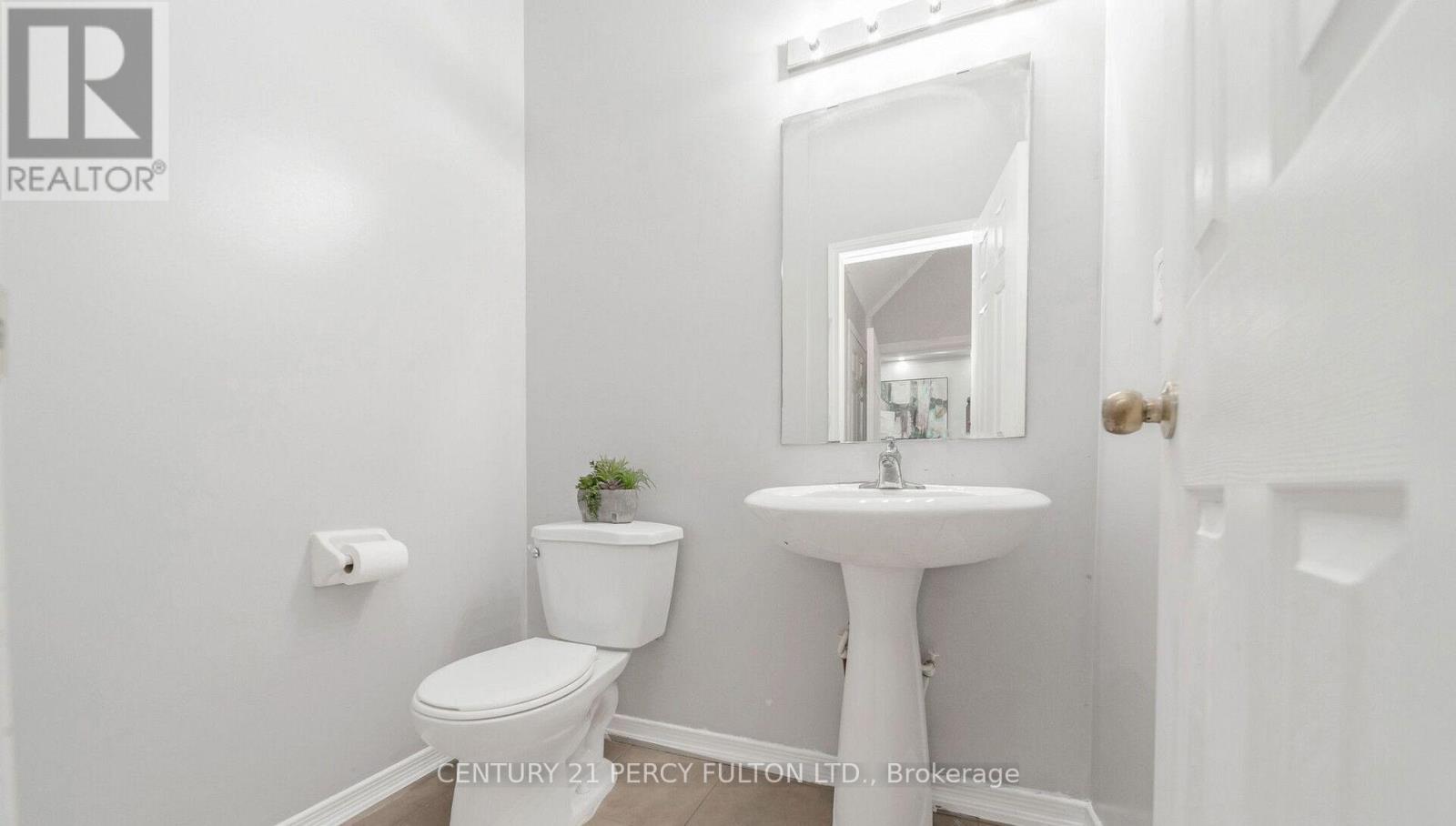 91 LAPRADE SQUARE - 35