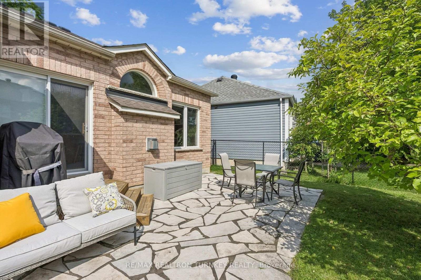 7 THOMAS BALES DRIVE - 37
