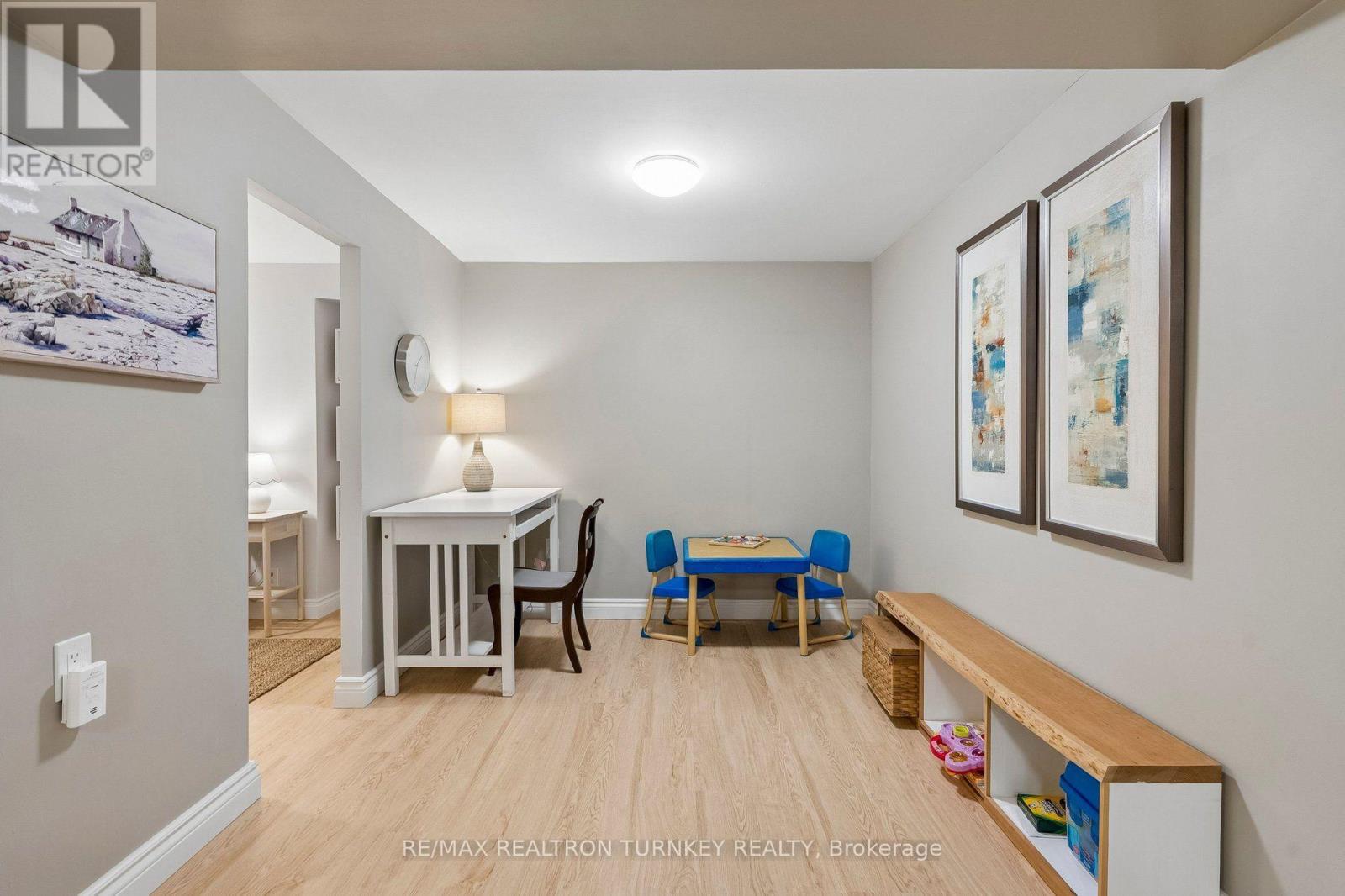 7 THOMAS BALES DRIVE - 25