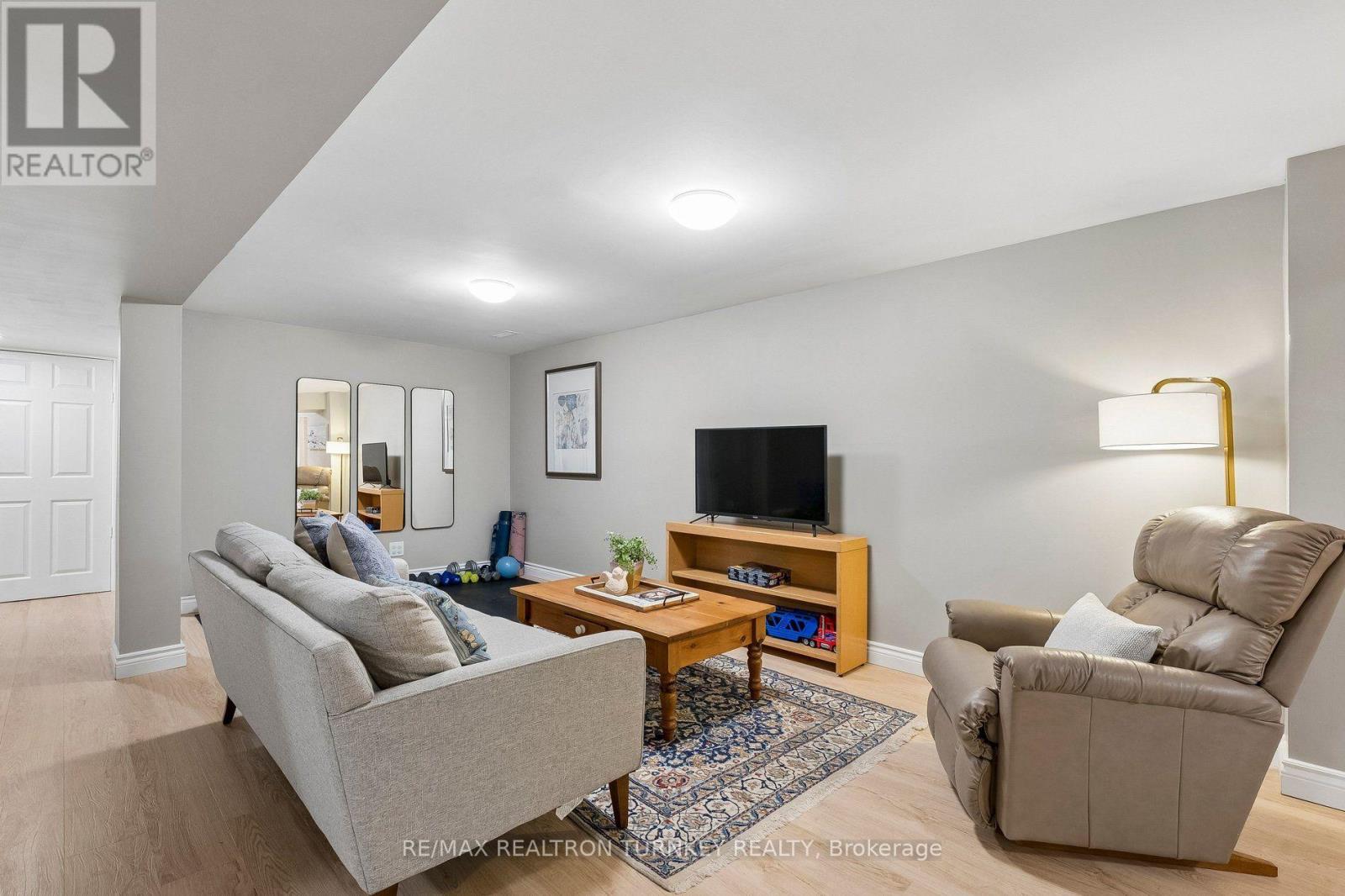 7 THOMAS BALES DRIVE - 21