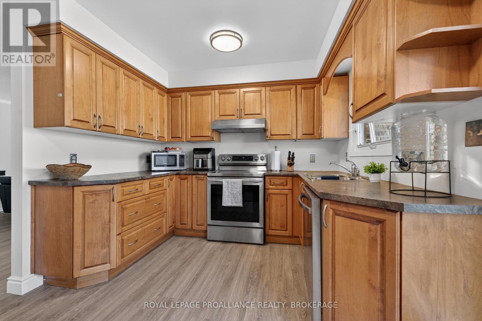 16 GRENADIER DRIVE - 11