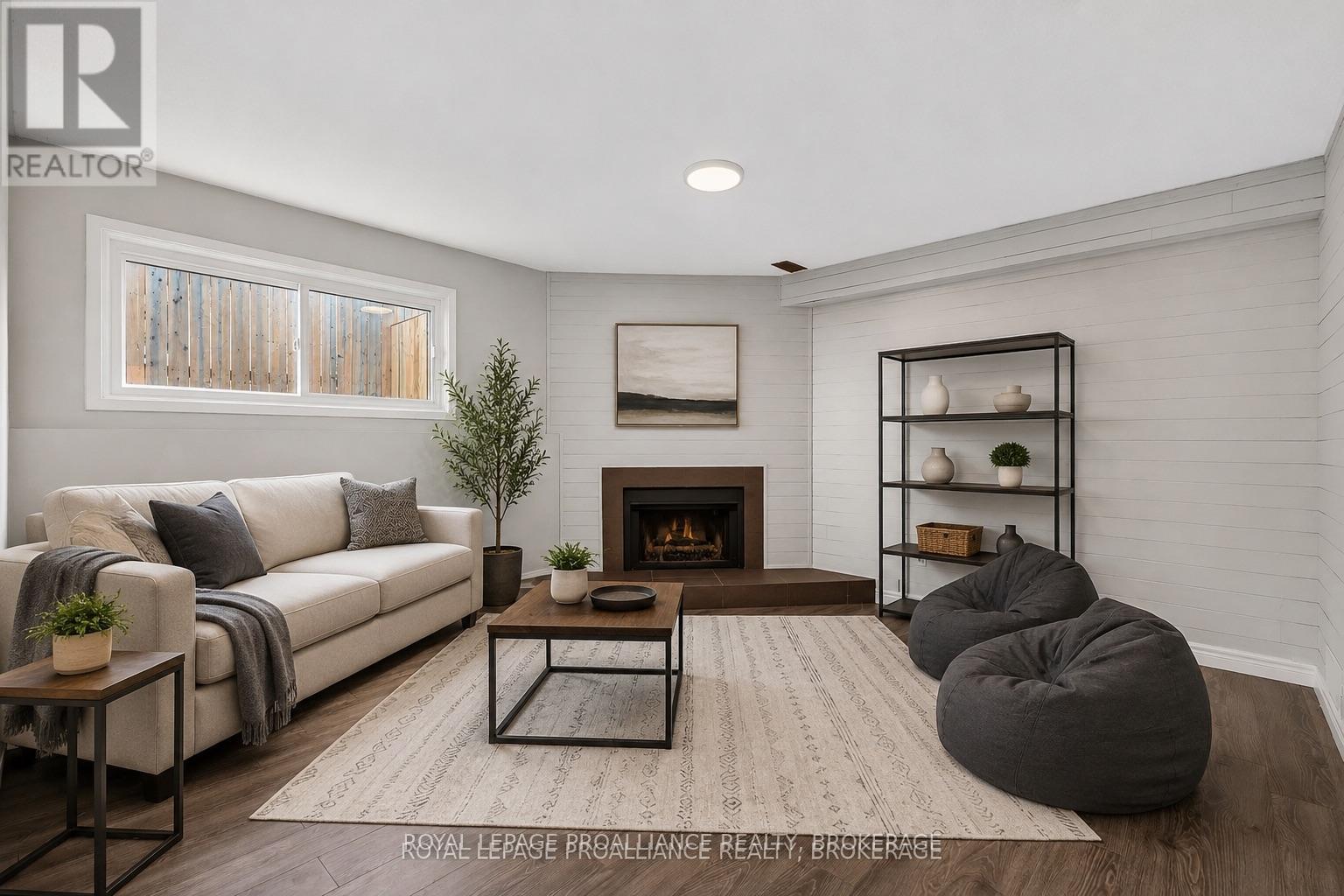16 GRENADIER DRIVE - 23