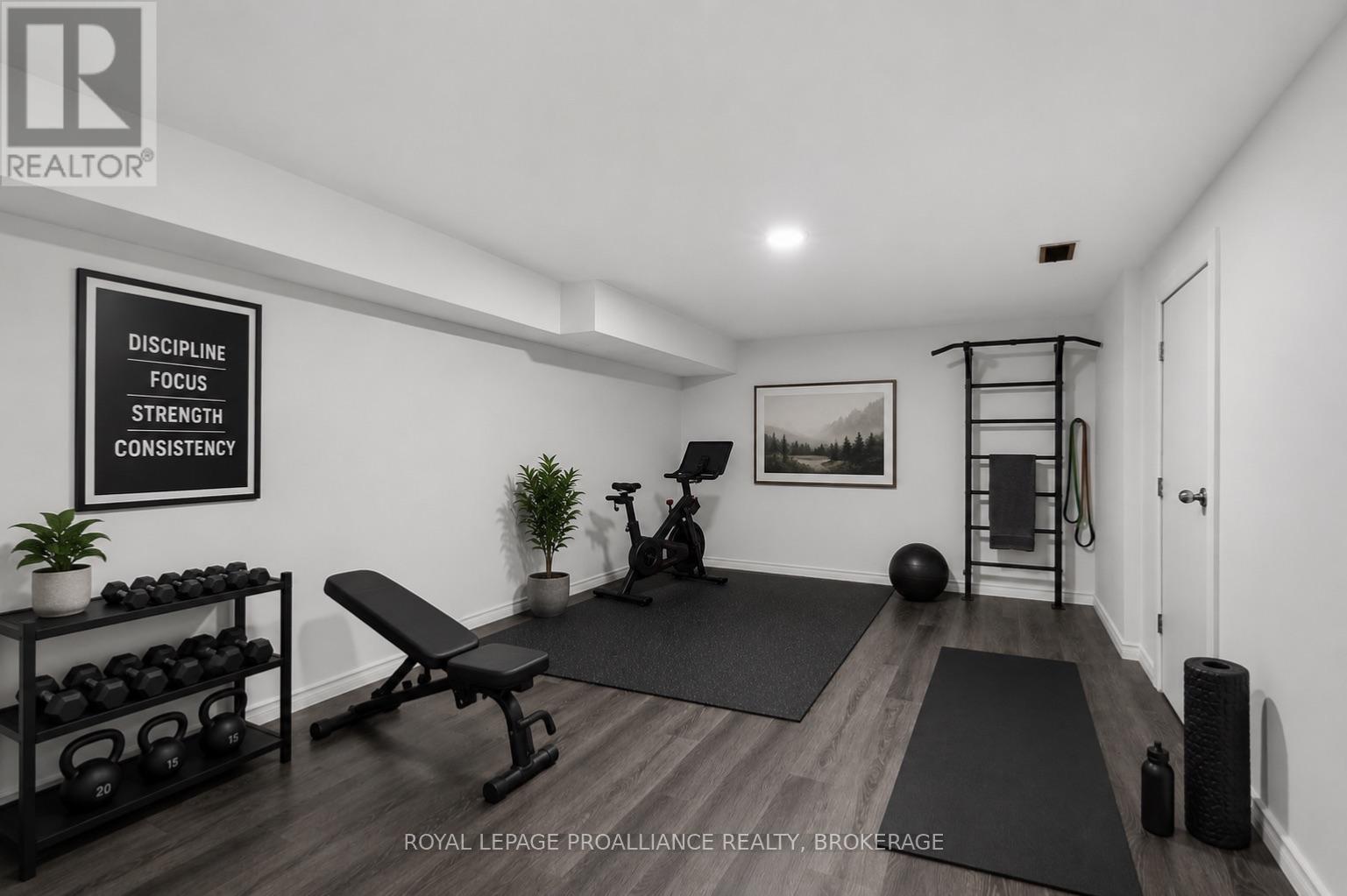 16 GRENADIER DRIVE - 30