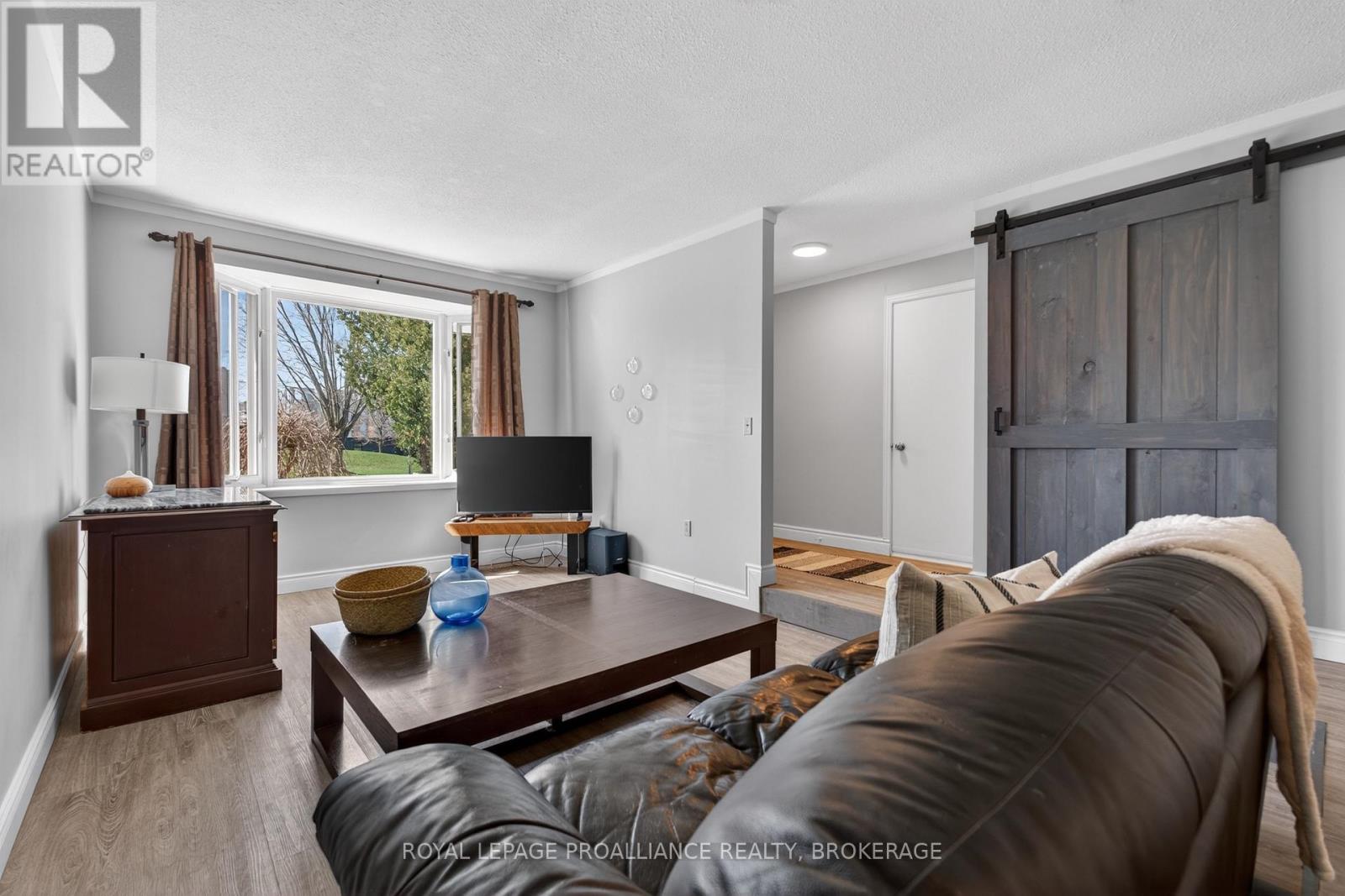 16 GRENADIER DRIVE - 6