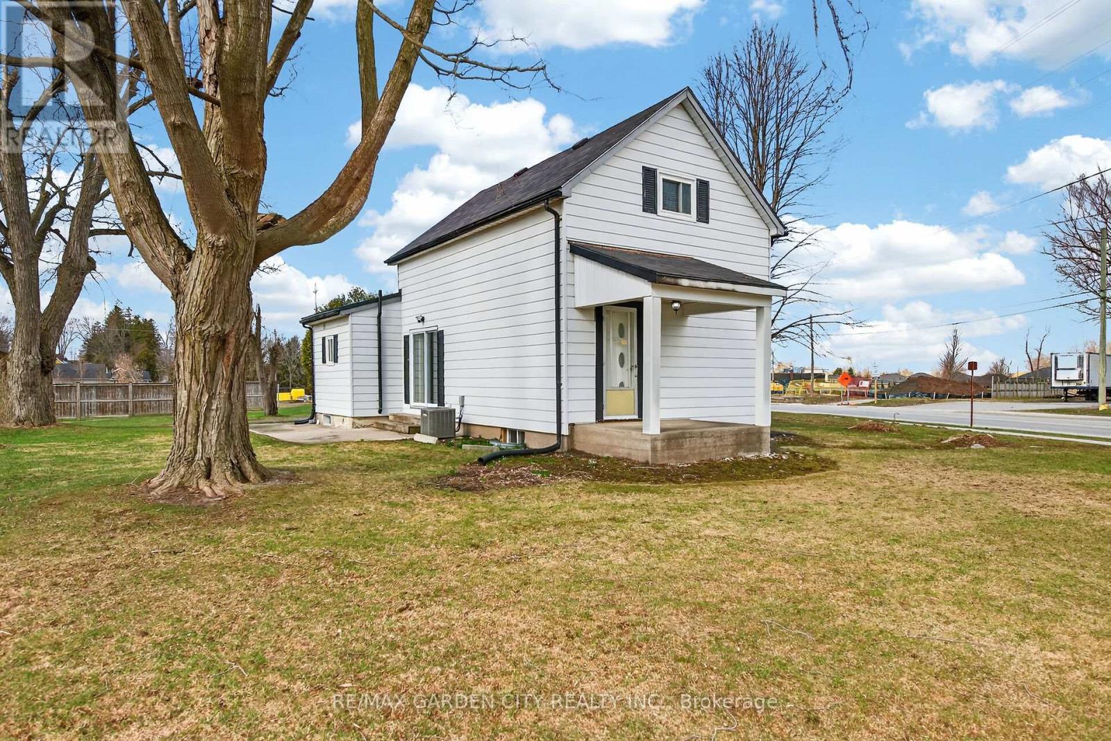 407 BELL STREET - 1