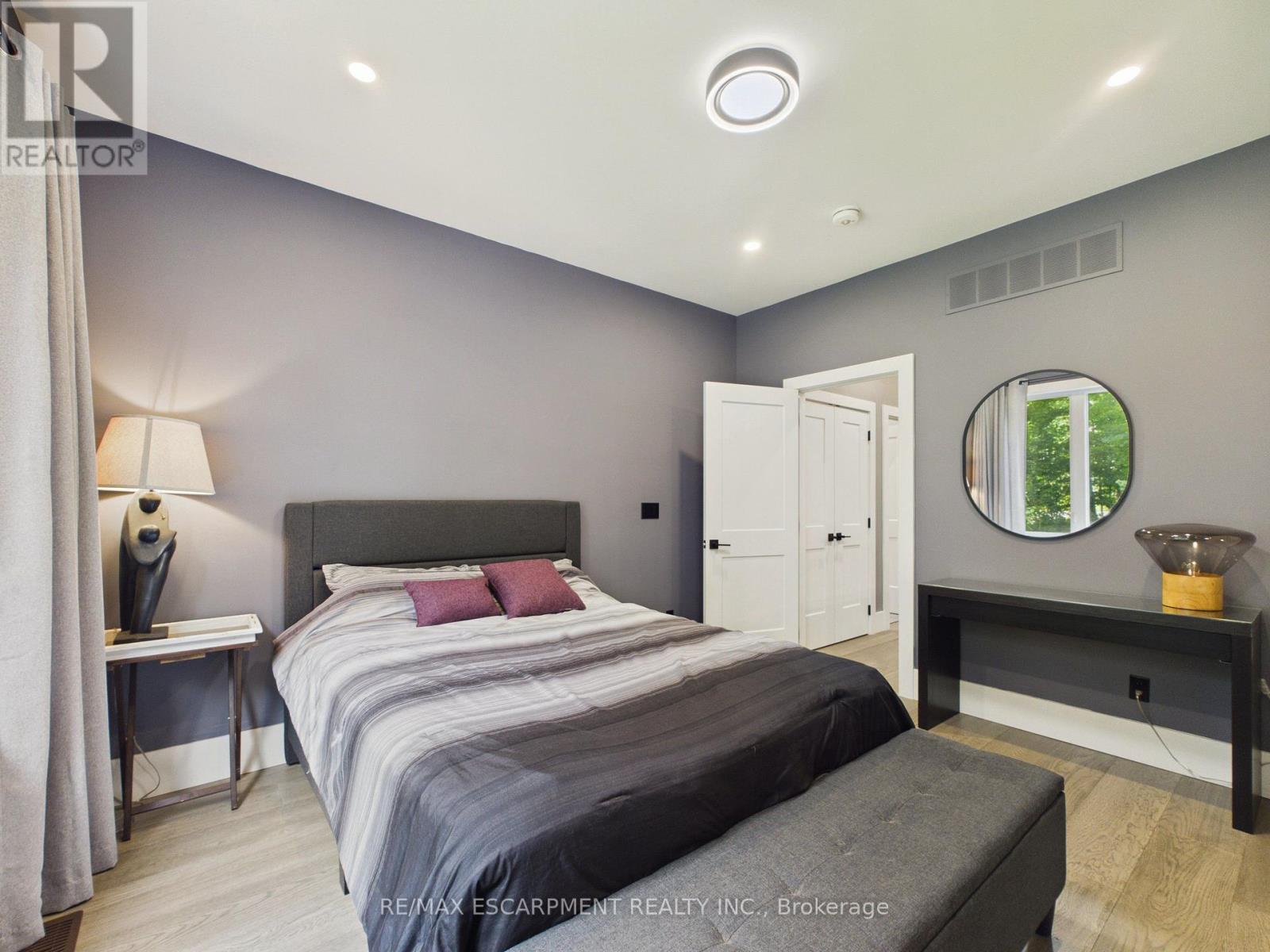 1039 XAVIER STREET - 23