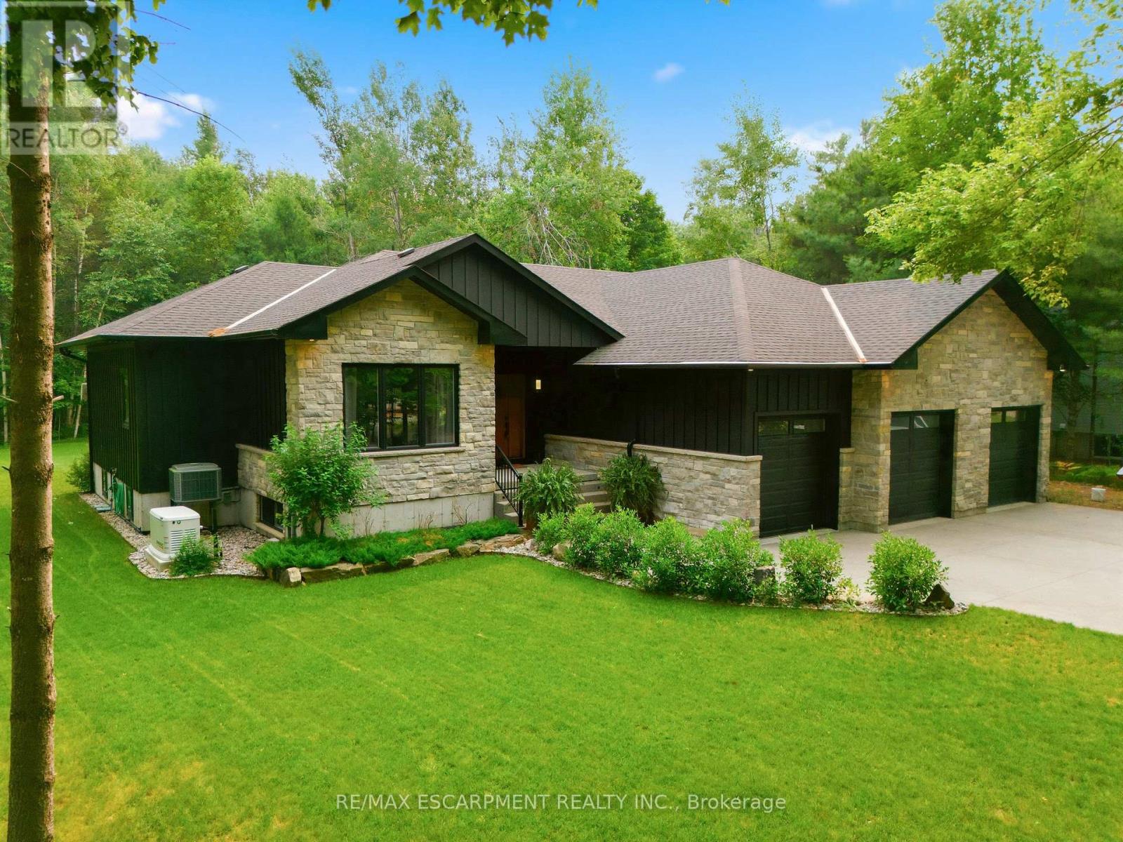 1039 XAVIER STREET - 3