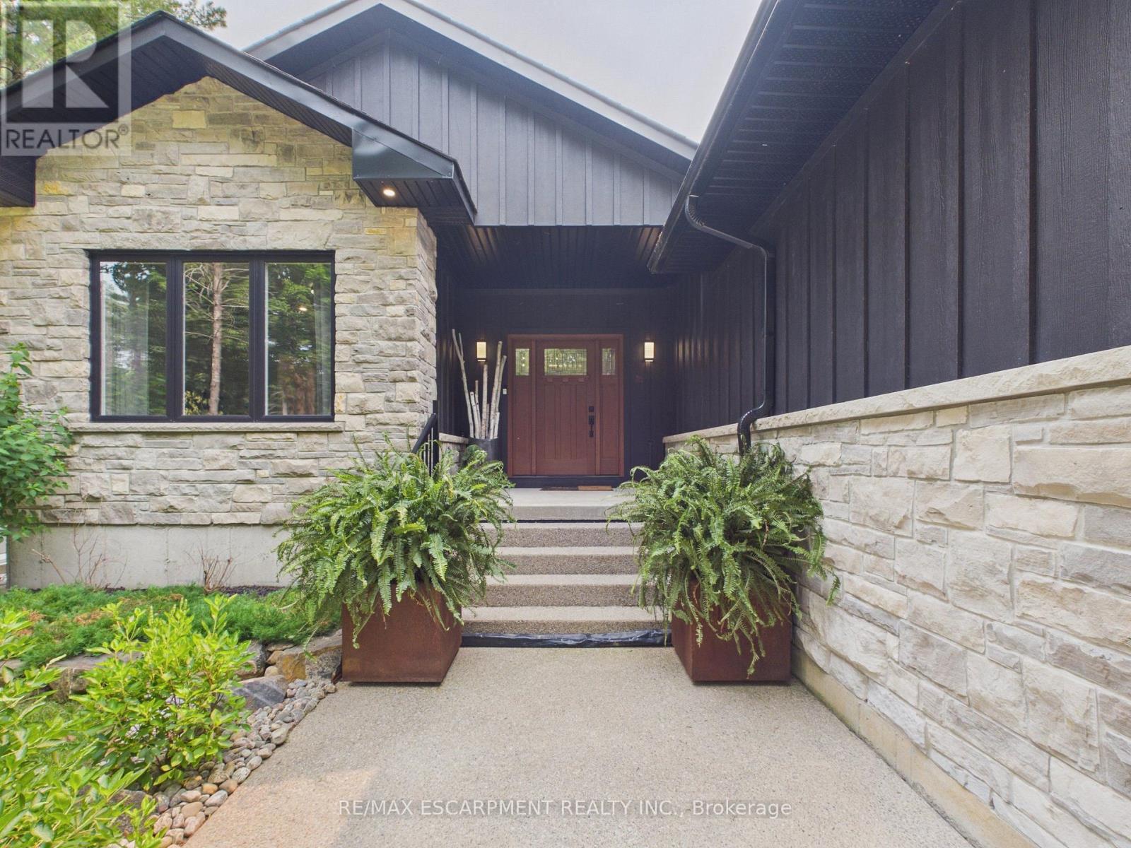 1039 XAVIER STREET - 6