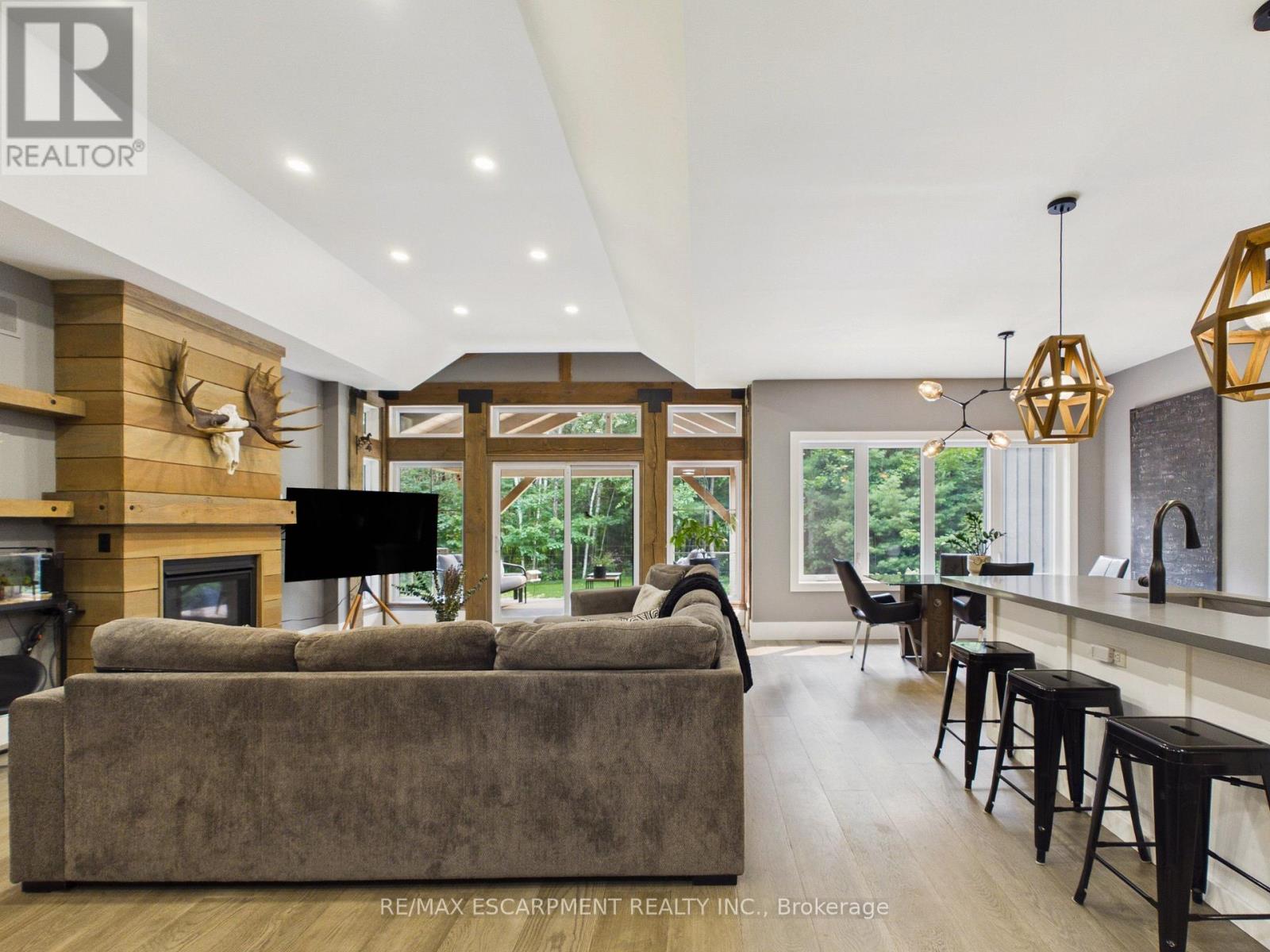 1039 XAVIER STREET - 9